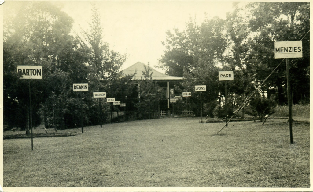 y image of the Prime Minster's Corridor of Oaks at Faulcnbridge