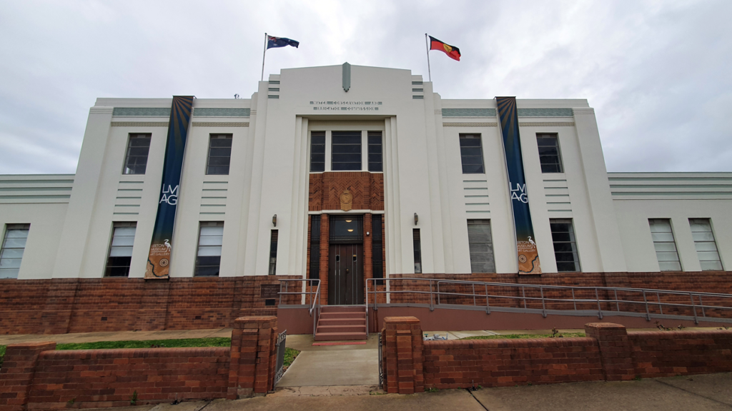 Art Deco Leeton