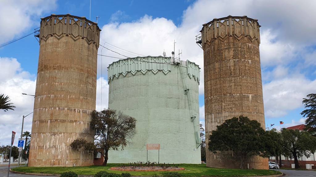 Art Deco Leeton water towers.