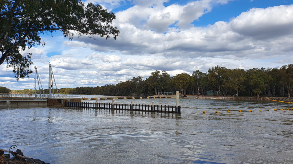 Image showing Wentworth Lock 10 and weir.